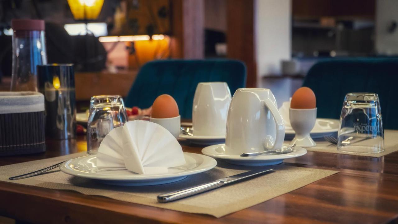 Hotel Restaurant Sonnenschein Pfalzgrafenweiler Bagian luar foto